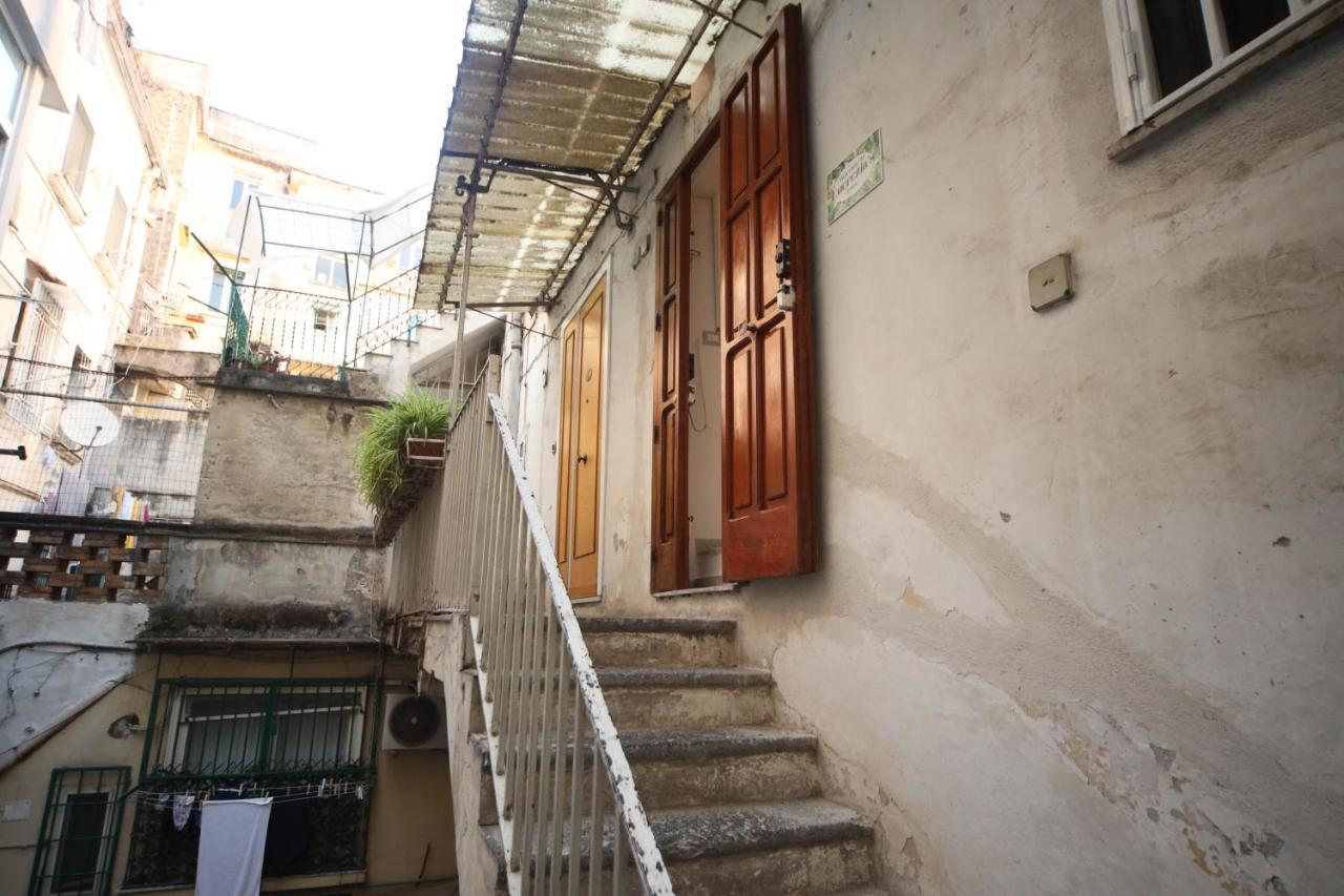 Lucrezia'S Home Кастелламмаре-ди-Стабия Экстерьер фото